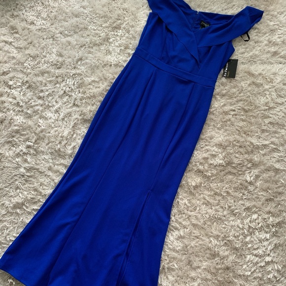 Blue gown dress - Picture 1 of 4